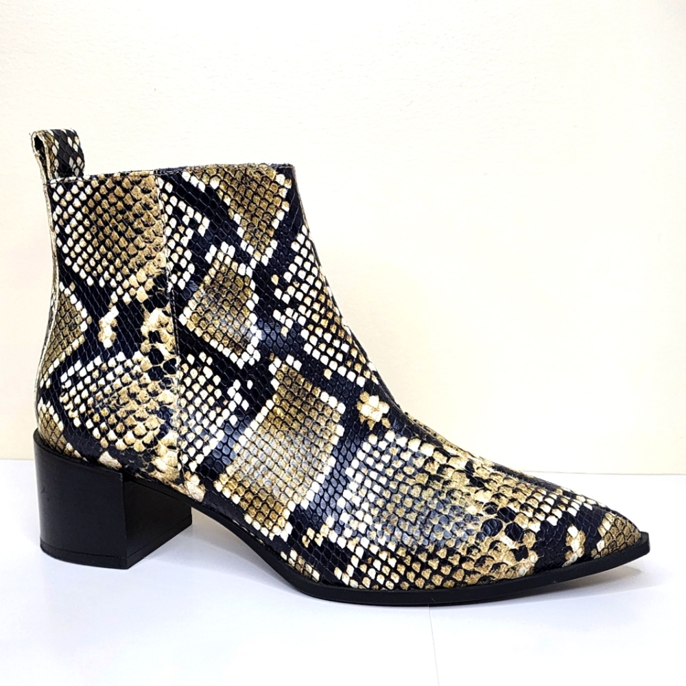 EVERLANE | the boss boot snakeskin embossed leather bootie | size 8.5